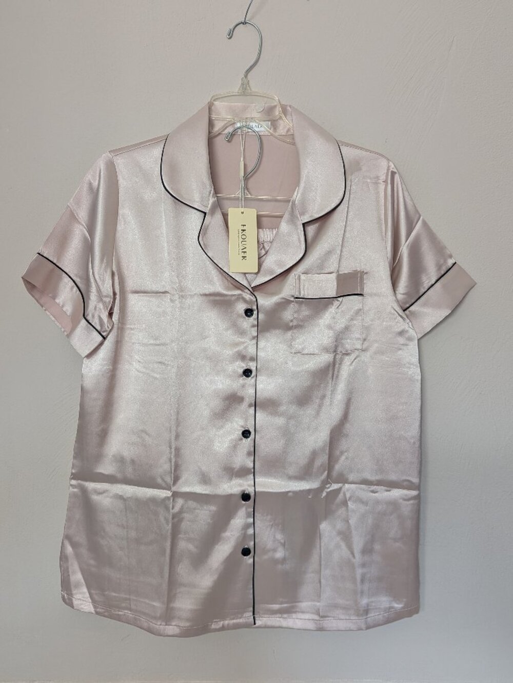 Women's Satin PJs, size small. NWT!